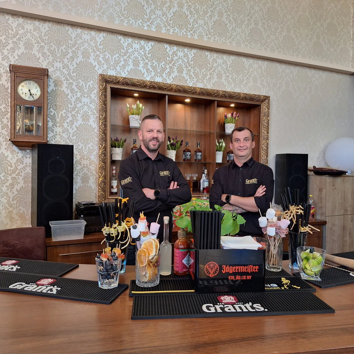 Barmani Bar & Barman Duszek podczas obsługi wydarzenia